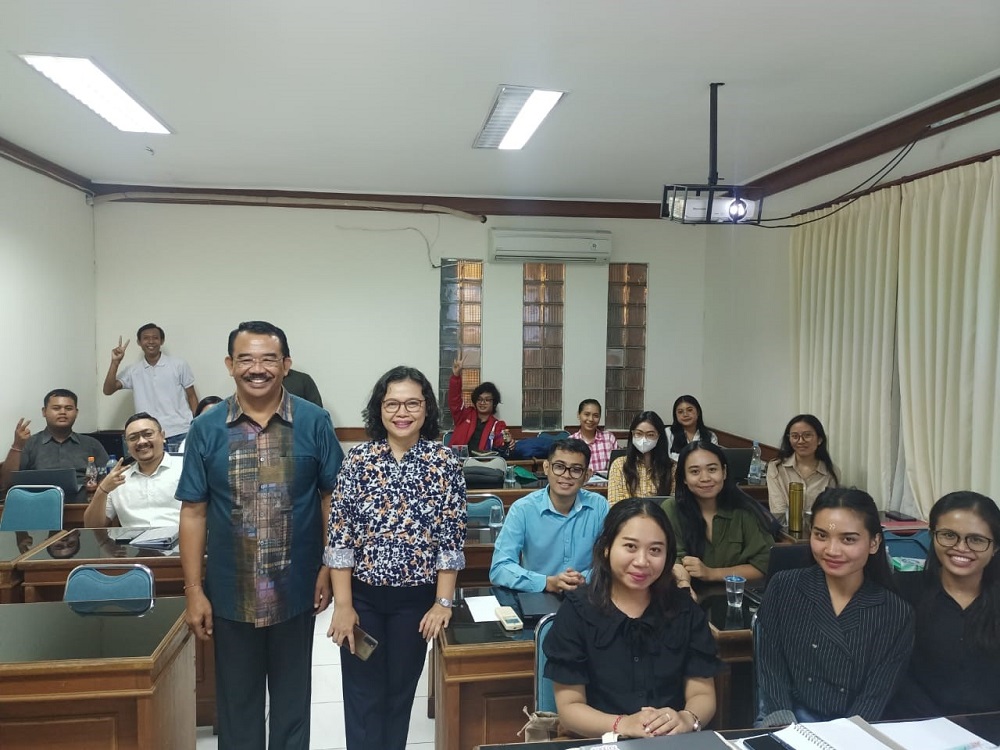 Guest Lecturer Lecture Topic Regional Economic Development Policy in Stakeholder Perspective Master of Economics Program Faculty of Economics and Business, Udayana University