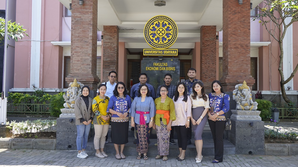 Kunjungan dari Magister Ilmu Ekonomi Fakultas Ekonomi dan Bisnis Universitas Palangka Raya
