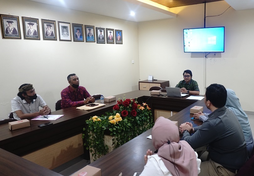 ACTIVITIES VISIT AND DISCUSSION OF COOPERATION FEB UNUD WITH UNIVERSITY OF FEB MANAGEMENT STUDY PROGRAM IN SULAWESI TENGGARA